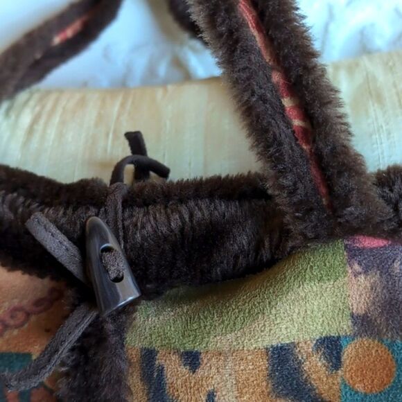 LAPIS Faux Fur and Chamois Cloth Tote - Picture 2 of 11